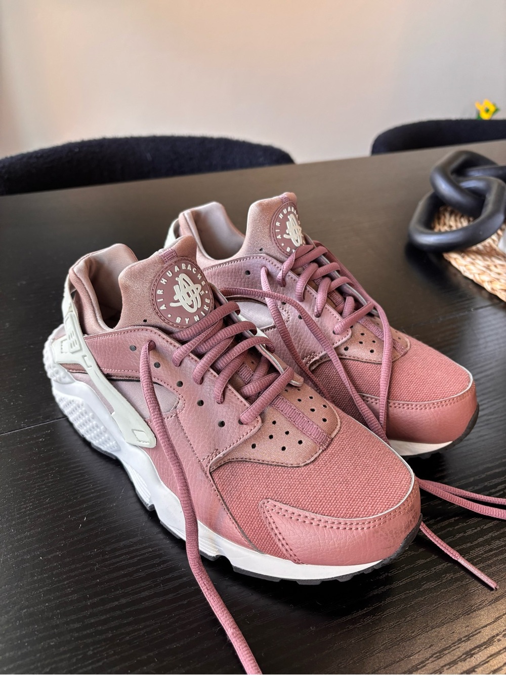 Nike Pink Canvas Low-Top Sneakers - Picture 2 of 6